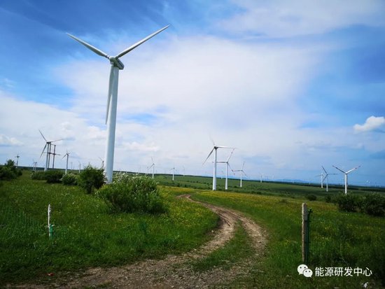 油价研判：地缘政治与市场博弈下的油价走势
